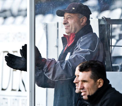 Melek Bisso, lagledare