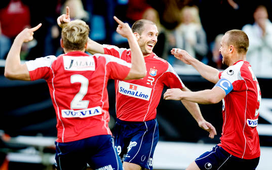  Magnus Källander, Örgryte jubel efter 3-0, Örgryte klara för Allsvenskan.