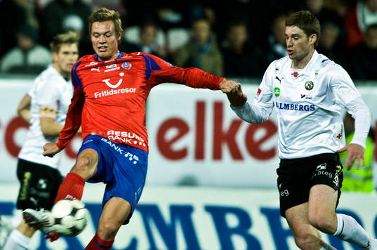  Roman Kienast, Helsingborg gjorde 0-1 och Magnus Wikström, Örebro.