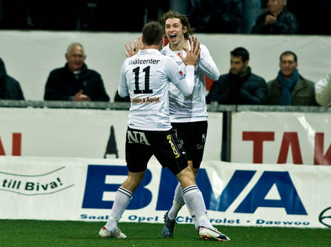  Roni Porokara, Örebro, jubel efter segermålet 3-1.