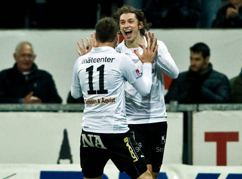  Roni Porokara, Örebro, jubel efter segermålet 3-1.