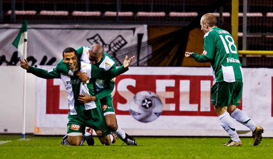  Charlie Davies, Hammarby, jubel efter sitt 2-0-mål.