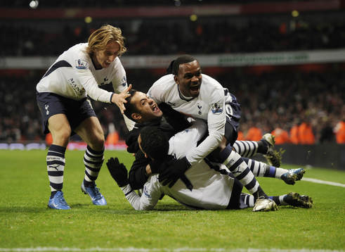  Luka Modric, Aaron Lennon och Darren Bent, Tottenham, jubel efter kvittering.