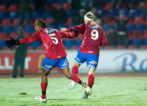  Freddy Borg och Jabu Mahlangu, Öster, jubel