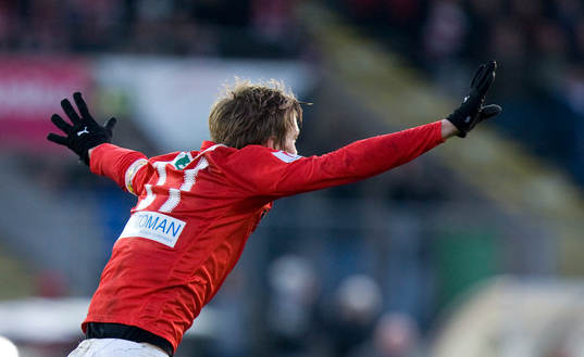   2-0 Viktor Elm, jubel.