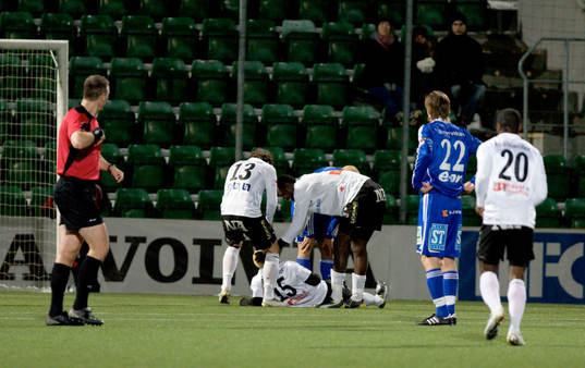  Eric Magloire Bassombeng, Örebro jubel efter 1-2