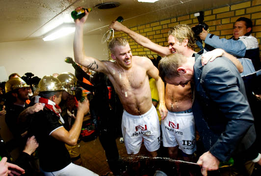  Mikael Eklund, Lasse Johansson, jubel i omklädningsrummet.