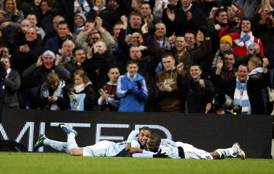 Robinho och Shaun Wright Phillips, glädje och jubel över första målet för Manchester City.