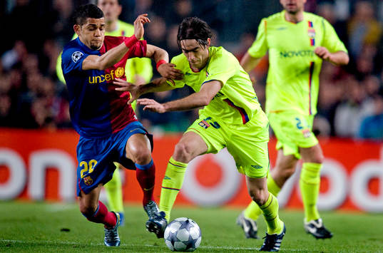 Daniel Alves, Barcelona, Cesar Delgado, Lyon