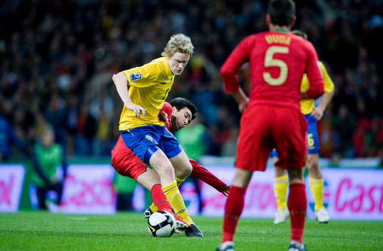 Rasmus Elm, Sverige vänder bort Deco, Portugal