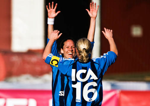  Linda Fagerström och Victoria Svensson, jubel efter 3-0.