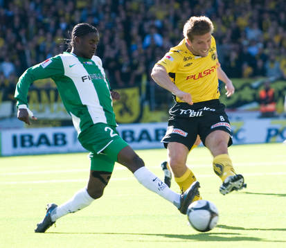  Anders Svensson skjuter, Maic Sema, kan ej hindra.