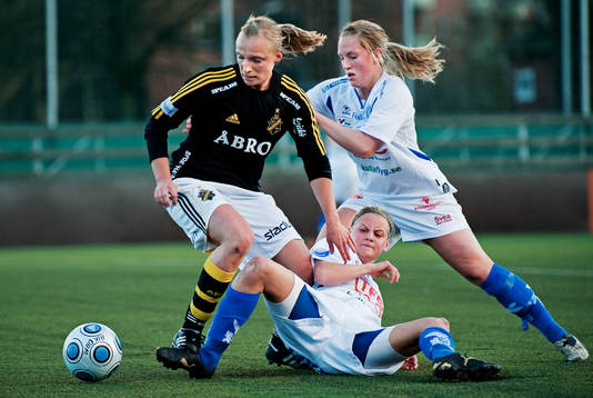 Sofia Simonsson, AIK, lurar bort Amanda Lindeberg, Stattena
