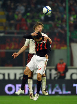  Franceschini och Kaka i nickduell.