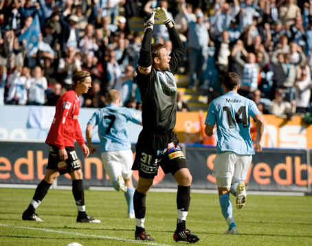 Daniel Larsson, Malmö har gjort 1-1. Viktor Norling,