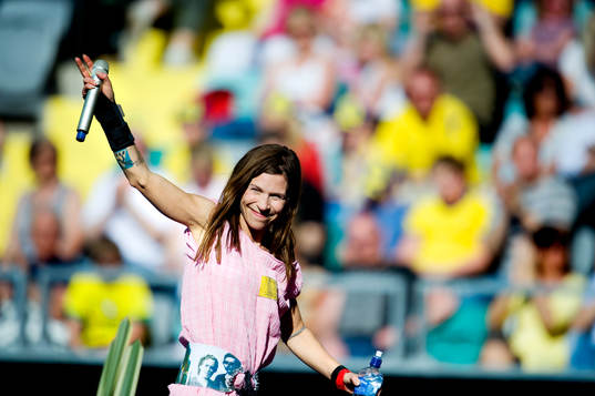 Fotboll, Landskamp, invigning