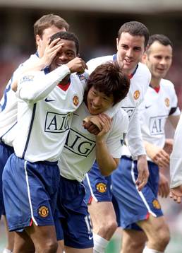  Park Ji Sung, glädje efter andra målet för Manchester United.
