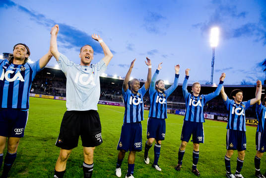  Oskar Wahlström, målvakt Boyd Mwila, Jan Tauer och Toni Kuivasto, jubel efter slutsignal