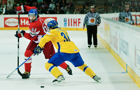 Jaromir Jagr, Tjeckien, lurar Anton Strålman, Sverige