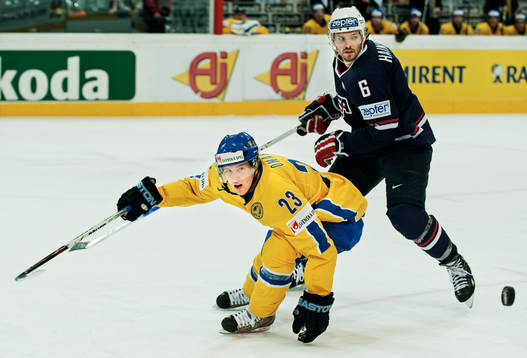 Linus Omark, Sverige, tappar pucken