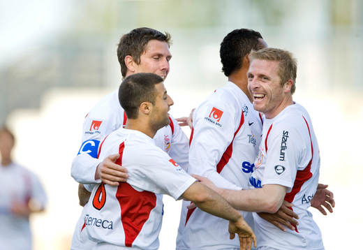  Xhevdet Llumnica, Assyriska jubel med lagkamraterna