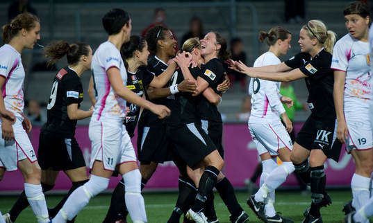  1-2, Karolina Westberg och Hanna Ljungberg, Umeå, jubel.