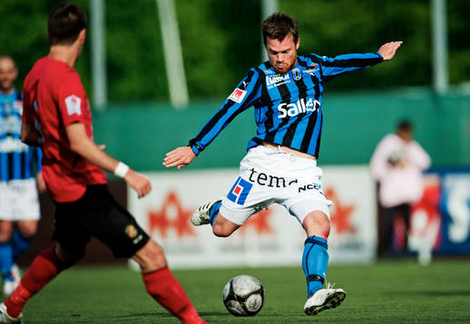  Petter Österberg, Sirius, skjuter mot mål.