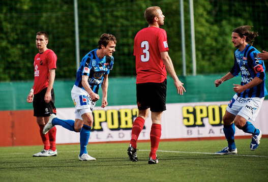  Shpetim Hasani, Sirius, jubel efter sitt 1-1-mål.