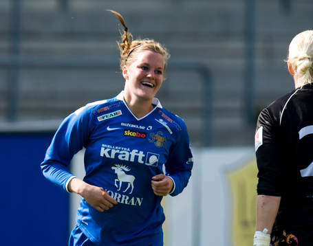  Linda Fransson, Sunnanå, jubel, Tine Cederkvist Visker, målvakt i förgrunden