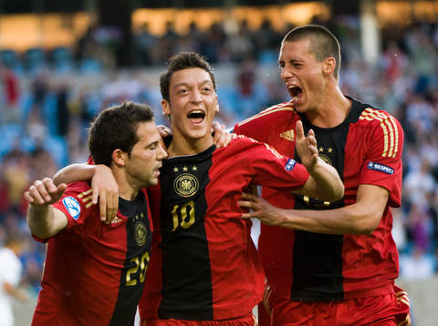  Mesut Özil, Gonzalo Castro, Tyskland, jubel