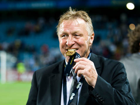  Horst Hrubesch, förbundskapten, Tyskland, jubel, guld, guldmedalj, medalj, EM-guld.