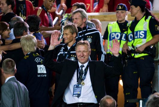  Horst Hrubesch, förbundskapten, Tyskland, jubel, glädje. EM-guld, guld.
