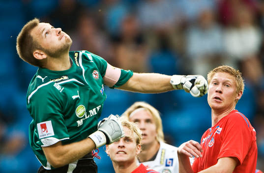  John Albåge, målvakt Örebro och Markus Holgersson, Helsingborg