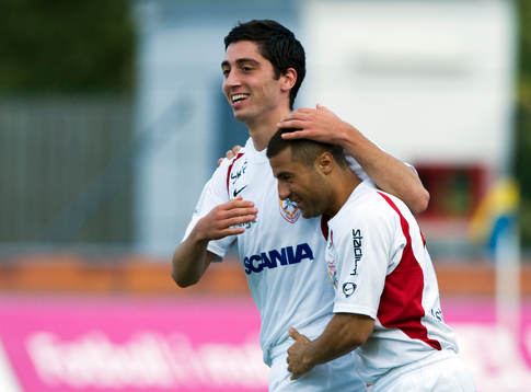  Nahir Besara och Eddie Moussa, Assyriska, jubel efter 3-0.
