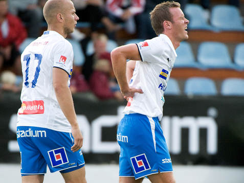  Mikael Roth, Norrköping, fick en smäll. Smärta, ont.