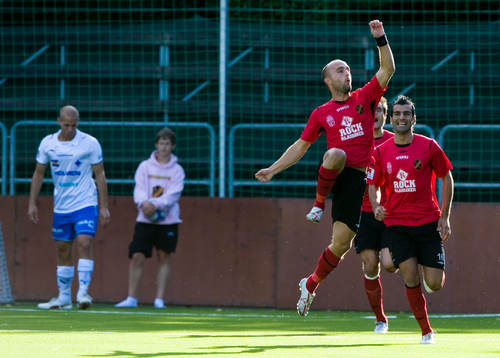  Thomas Carlsson, och Özgür Yasar, Vasalund, jubel efter 1-0.