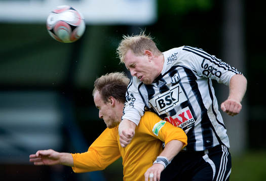  3-1 skytten Robinn Sander trycks ner av Daniel Nilsson