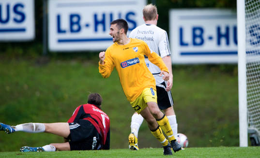  4-1 Ali Burmiku, jubel.