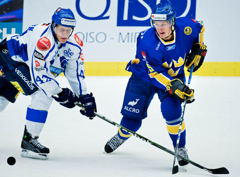 Toni Kähkönen, Finland, utmanar Fredrik Warg, Sverige