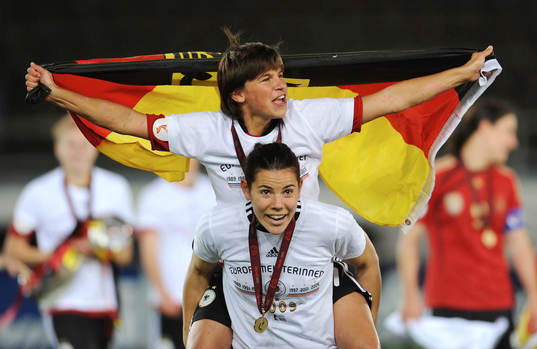  Ariane Hingst och Ursula Holl, Tyskland, jubel.