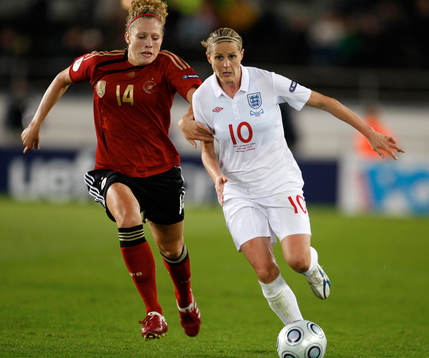  Kim Kulig, Tyskland och Kelly Smith, England.

