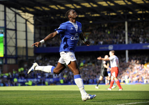 Louis Saha, glädje och jubel över andra målet för
