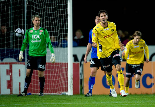 Denni Avdic har gjort 1-2 i slutet av matchen. Magnus