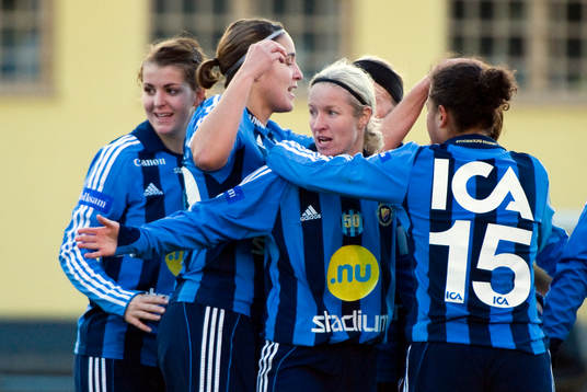  Jubel, glädje efter 1-0 av Victoria Sandell Svensson, Djurgården.