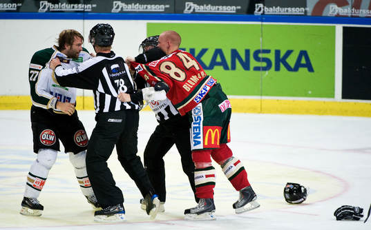 Slagsmål, Patric Blomdahl, Frölunda. Emil Kåberg,