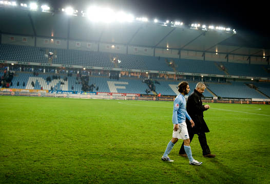  Hasse Borg och Jimmy Durmaz är sist ut från Swedbank stadion i den sista hemmamatchen för säsongen.