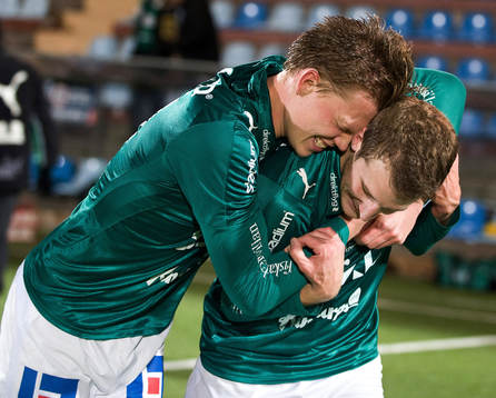  Gustav Sundström och Niklas Forslund jubel efter att Brage har blivit klara för Superettan.