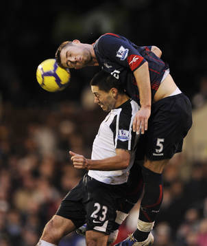  Clint Dempsey och Gary Cahill 