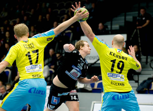 Richard Eriksson, Malmö skjuter men skottet blockeras av