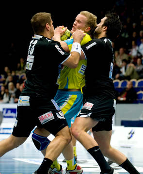 Jonathan Berg, Alingsås stoppas av Misad Pecikoza och